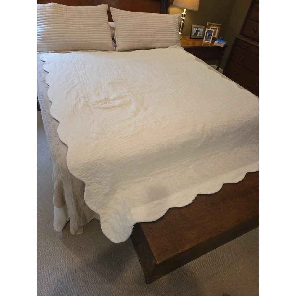 Blue Waverly Wellington French Toile Patchwork Quilt Handmade Scalloped TWIN